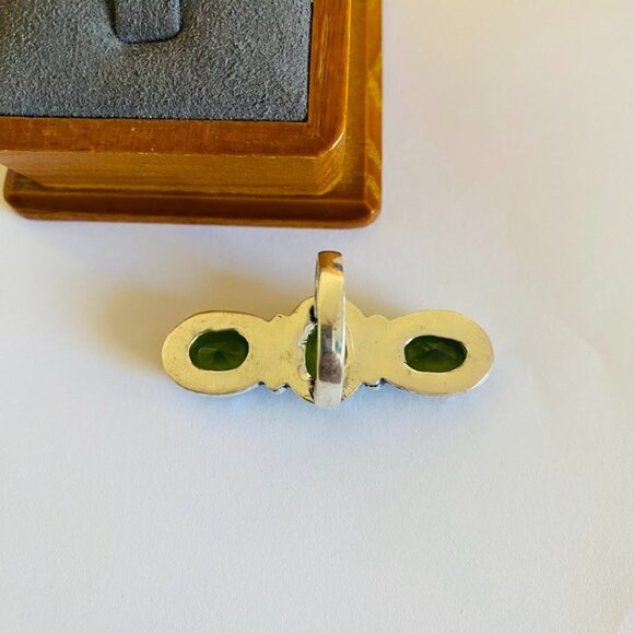 Genuine 3-Stone Peridot 925 Silver Ring - Size 7 - Picture 6 of 6